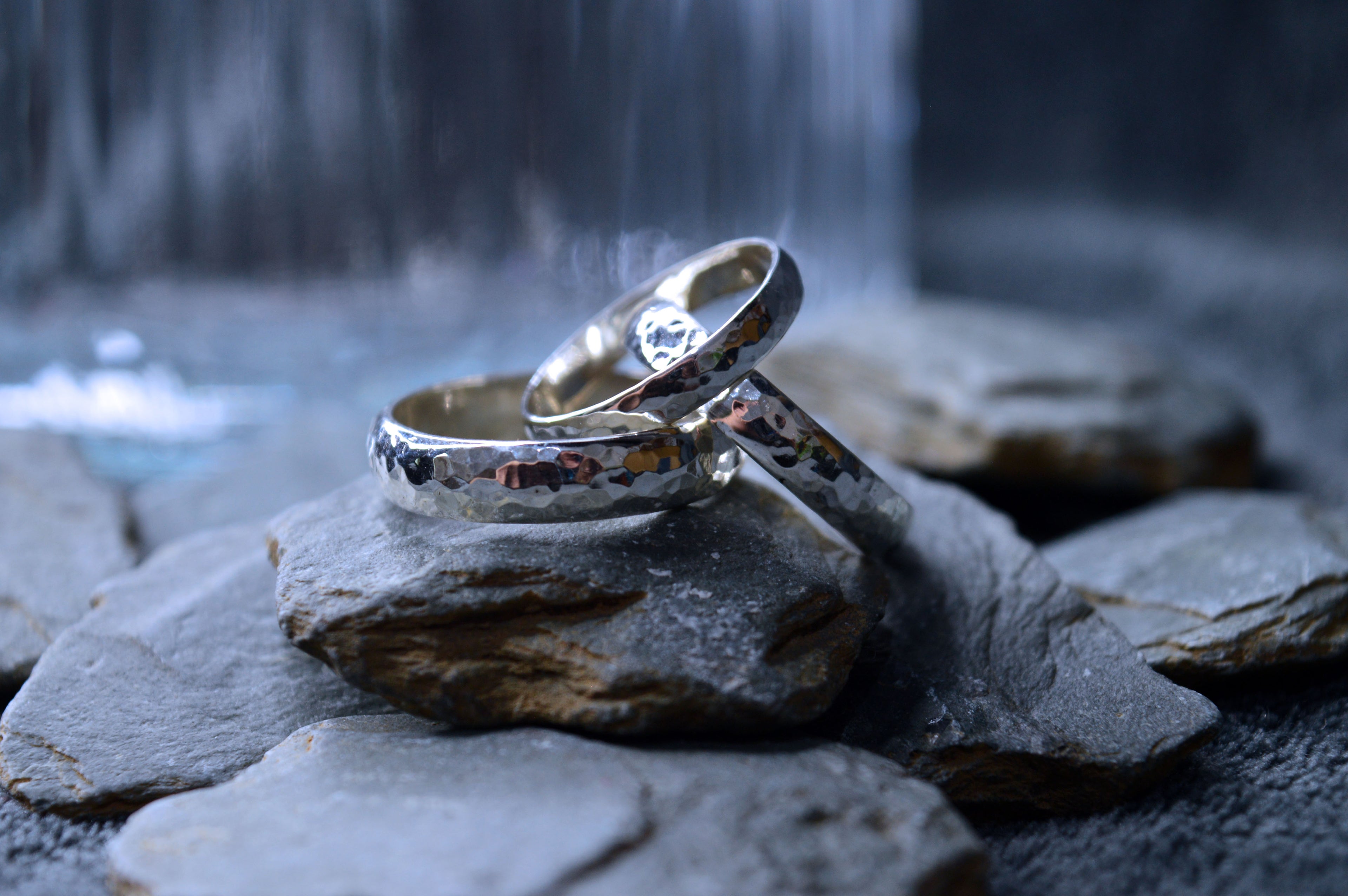 Trio of handcrafted patterned silver rings by Dela Comeco, featuring sizes 3x2mm, 4x2mm, and 5x2mm, made in Bridgend, South Wales