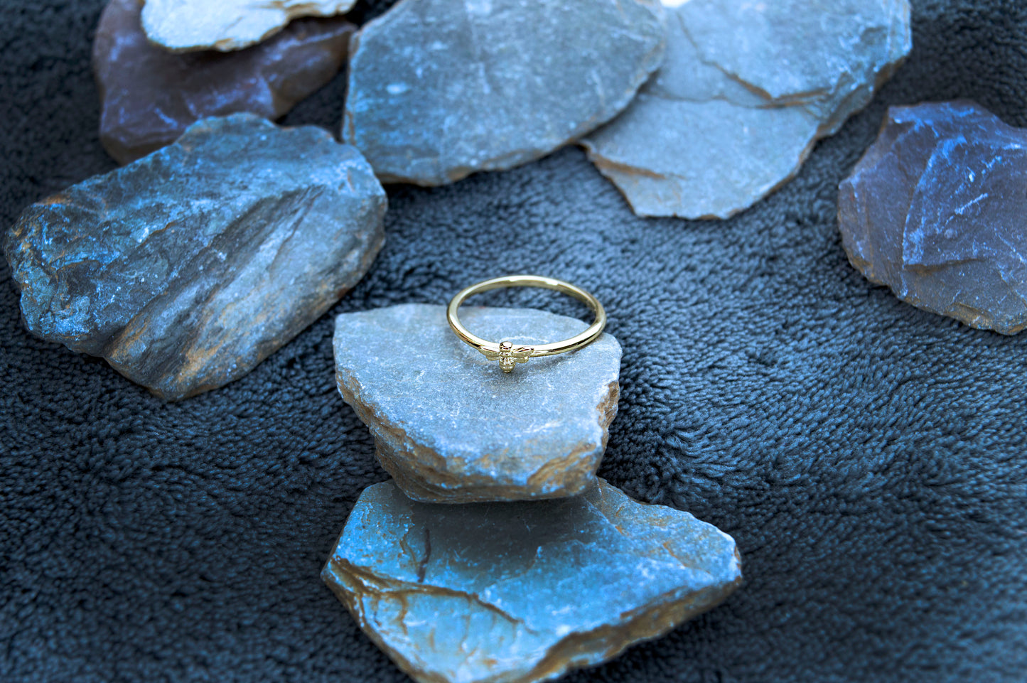 Animal inspired Bee ring. 925 silver plated in 14 ct gold.