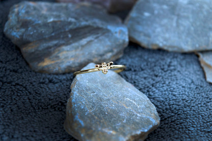 Animal inspired jewellery. A dainty bee ring made out of 925 silver plated in 14kt yellow gold.