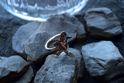 handcrafted silver ring from dela comeco. free delivery on orders over £30.